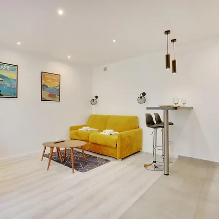 Fully Renovated Studio Buttes-chaumont Апартаменты