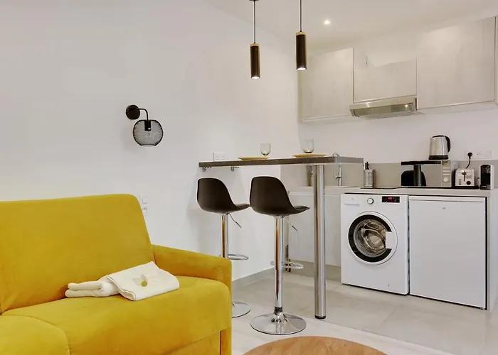 Fully Renovated Studio Buttes-chaumont Апартаменты