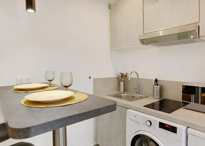 Fully Renovated Studio Buttes-chaumont * Париж